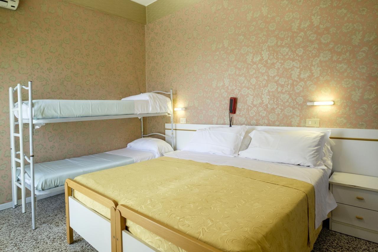 Hotel Giumer Rimini Luaran gambar