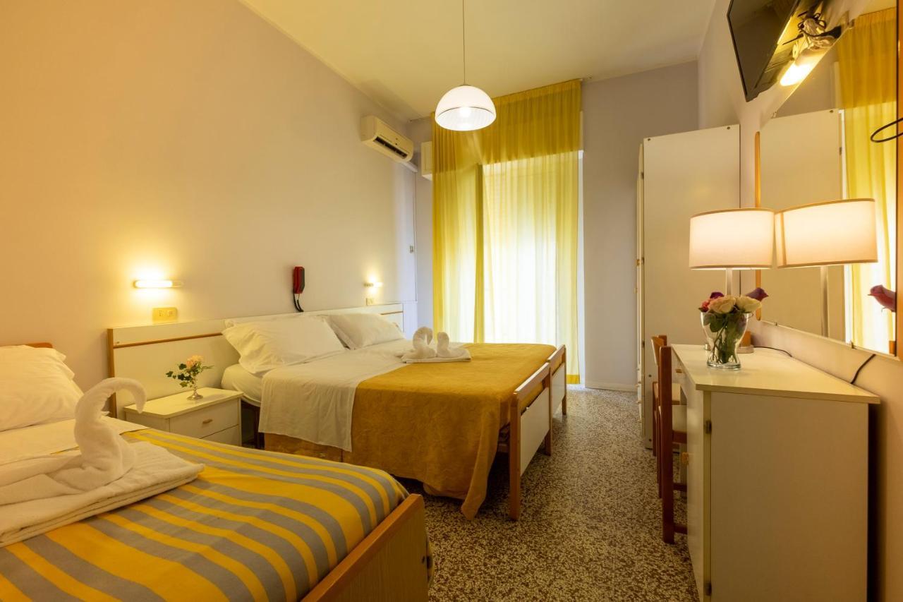 Hotel Giumer Rimini Luaran gambar
