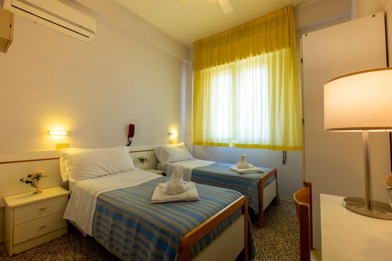 Hotel Giumer Rimini Luaran gambar