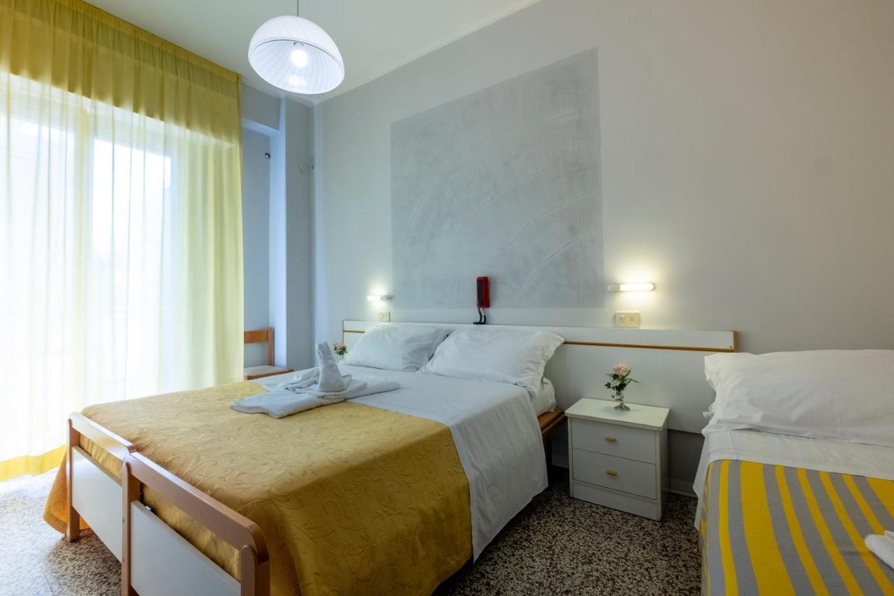Hotel Giumer Rimini Luaran gambar