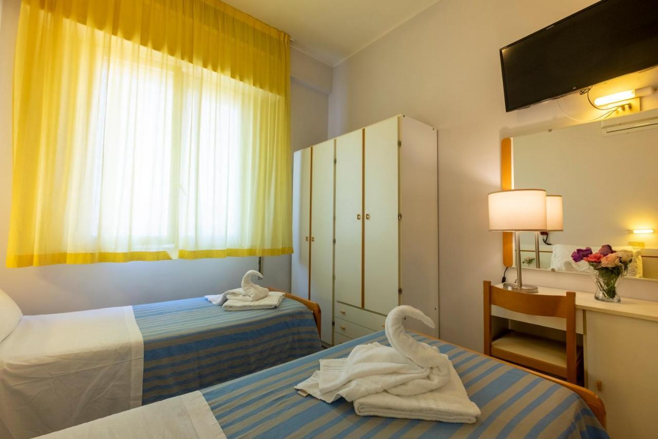 Hotel Giumer Rimini Luaran gambar