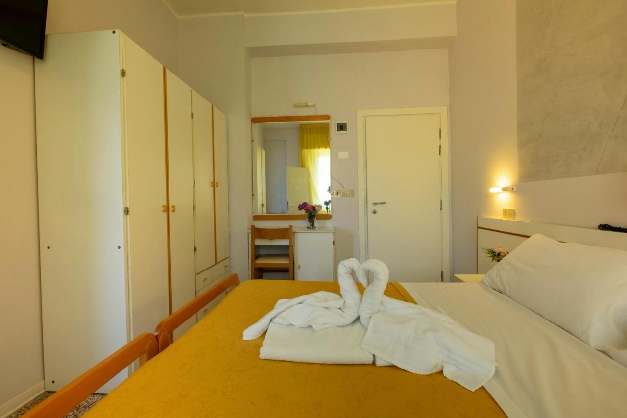 Hotel Giumer Rimini Luaran gambar