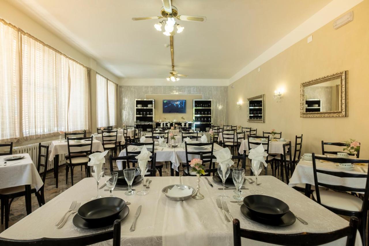 Hotel Giumer Rimini Luaran gambar