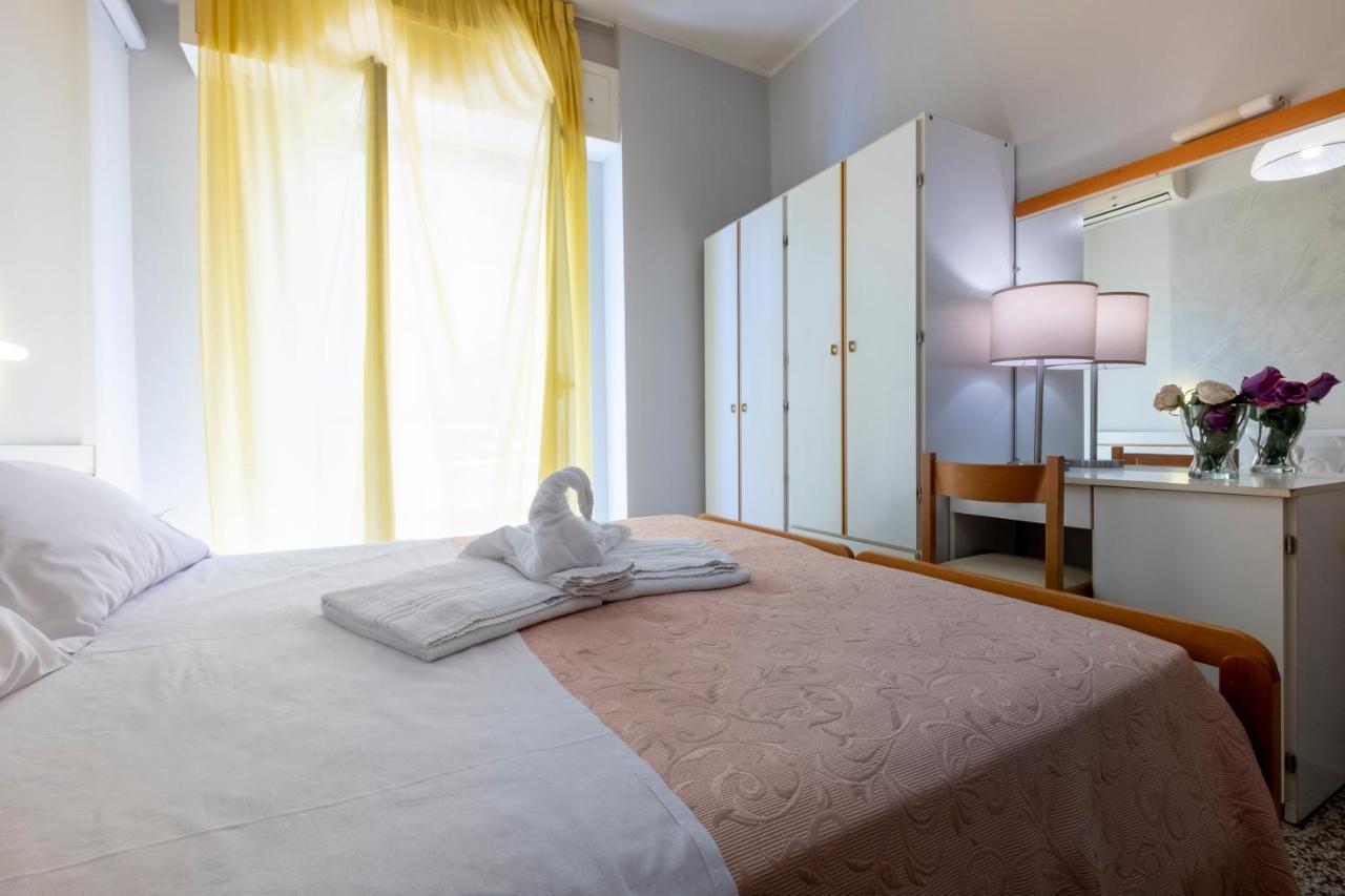 Hotel Giumer Rimini Luaran gambar