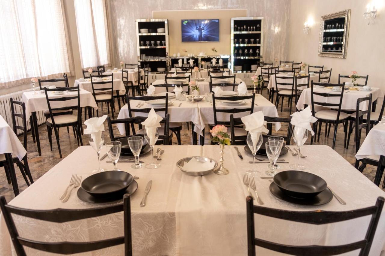 Hotel Giumer Rimini Luaran gambar