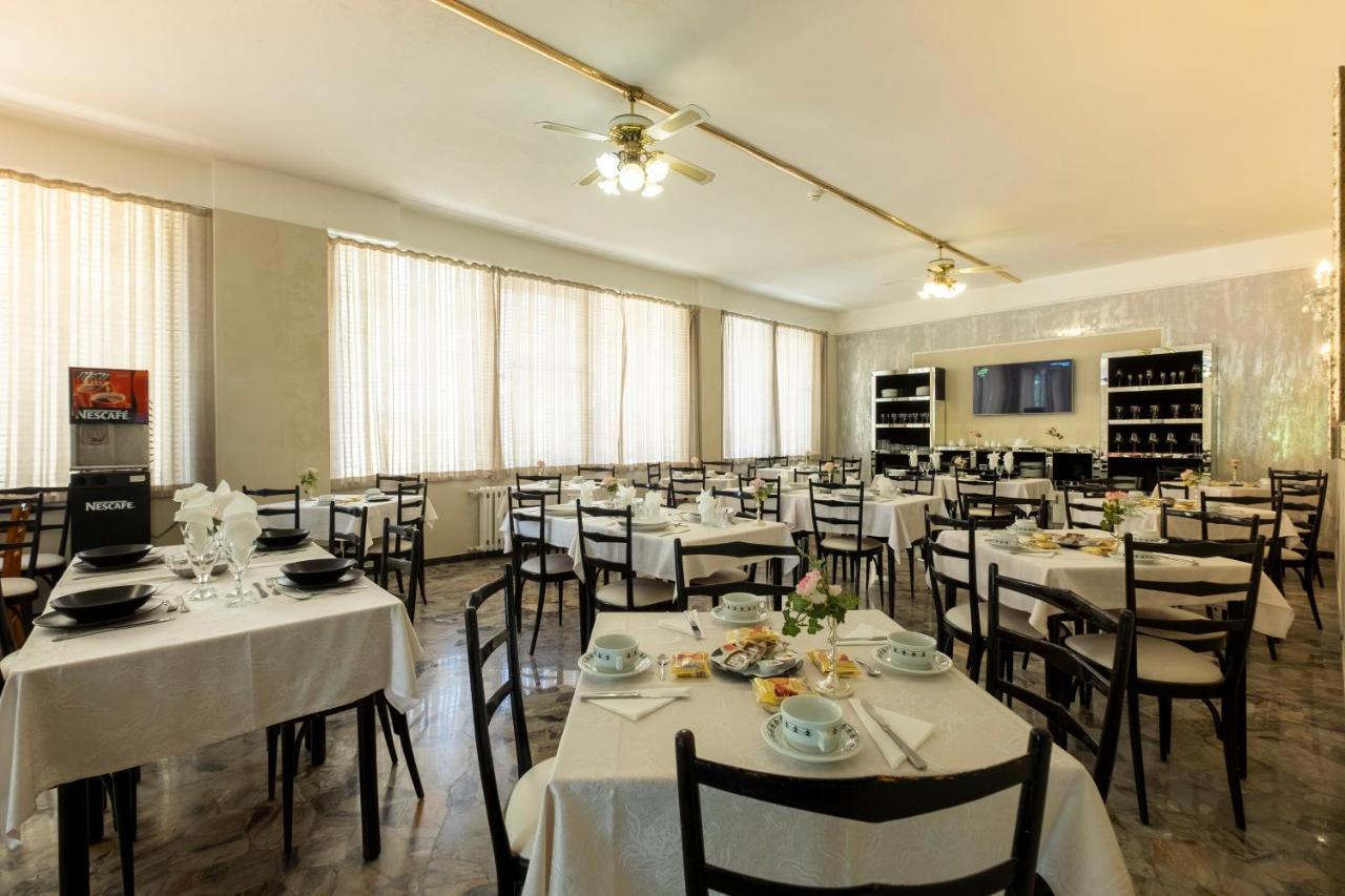 Hotel Giumer Rimini Luaran gambar