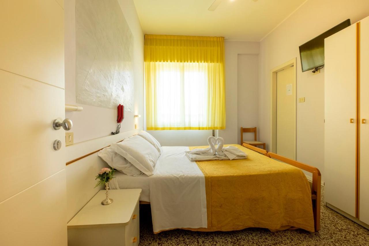 Hotel Giumer Rimini Luaran gambar