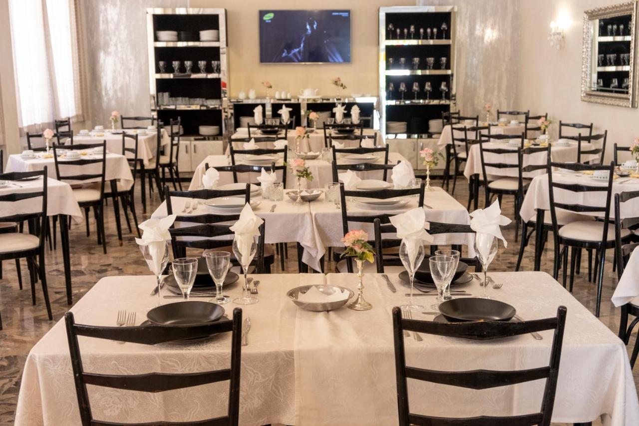 Hotel Giumer Rimini Luaran gambar