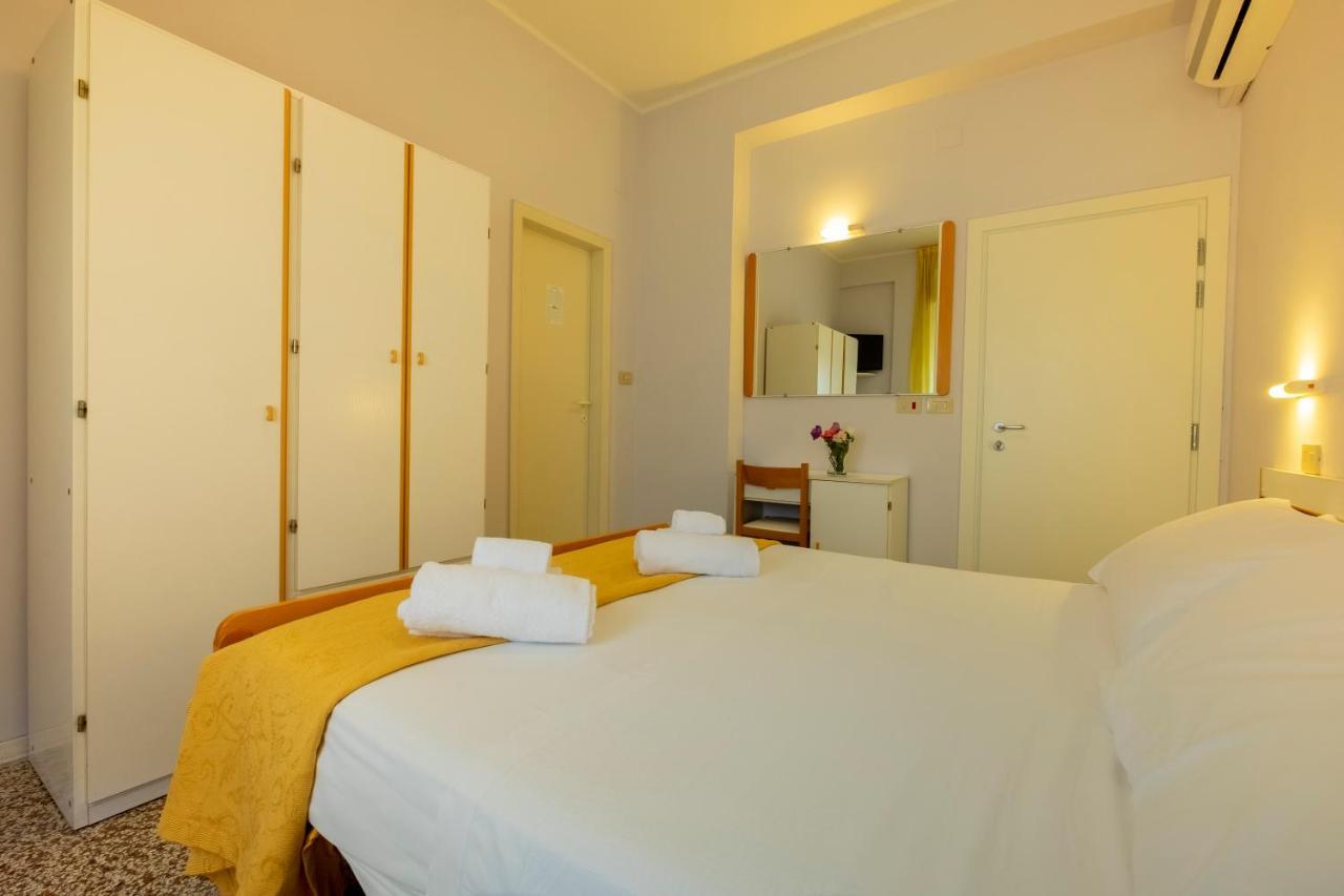 Hotel Giumer Rimini Luaran gambar