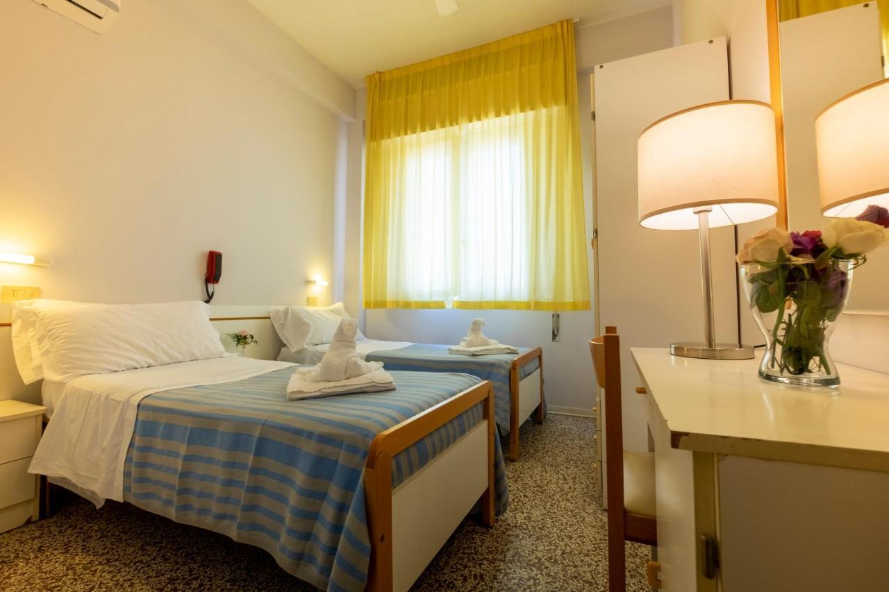Hotel Giumer Rimini Luaran gambar