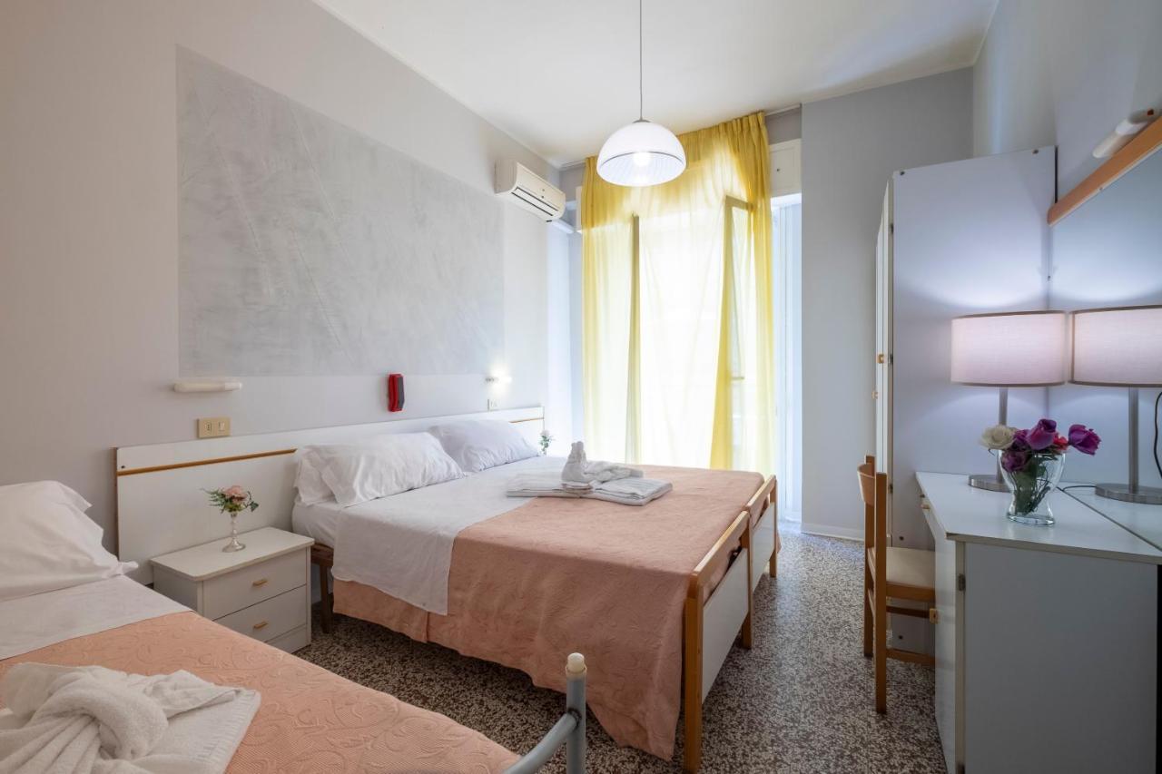 Hotel Giumer Rimini Luaran gambar