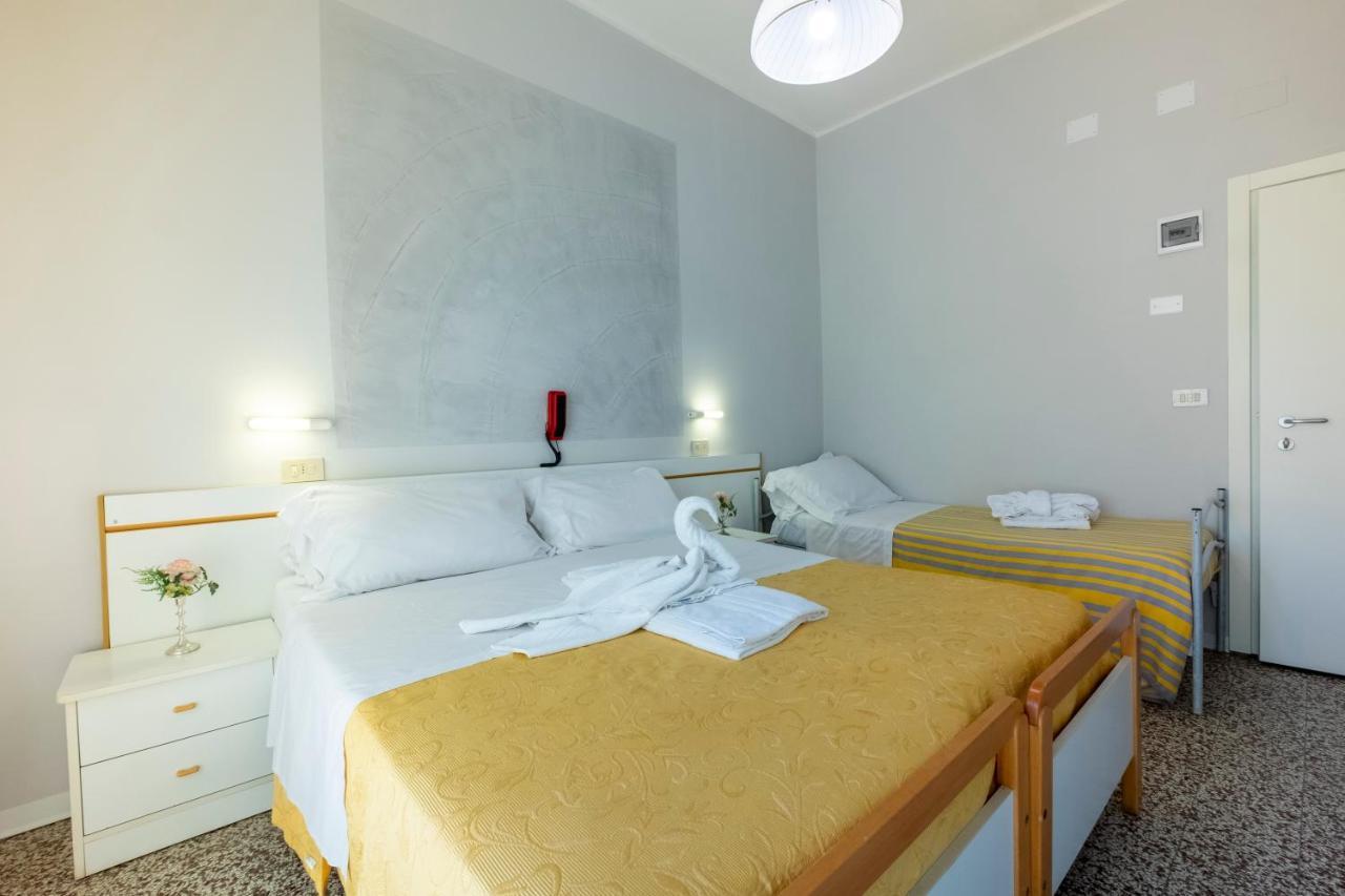 Hotel Giumer Rimini Luaran gambar