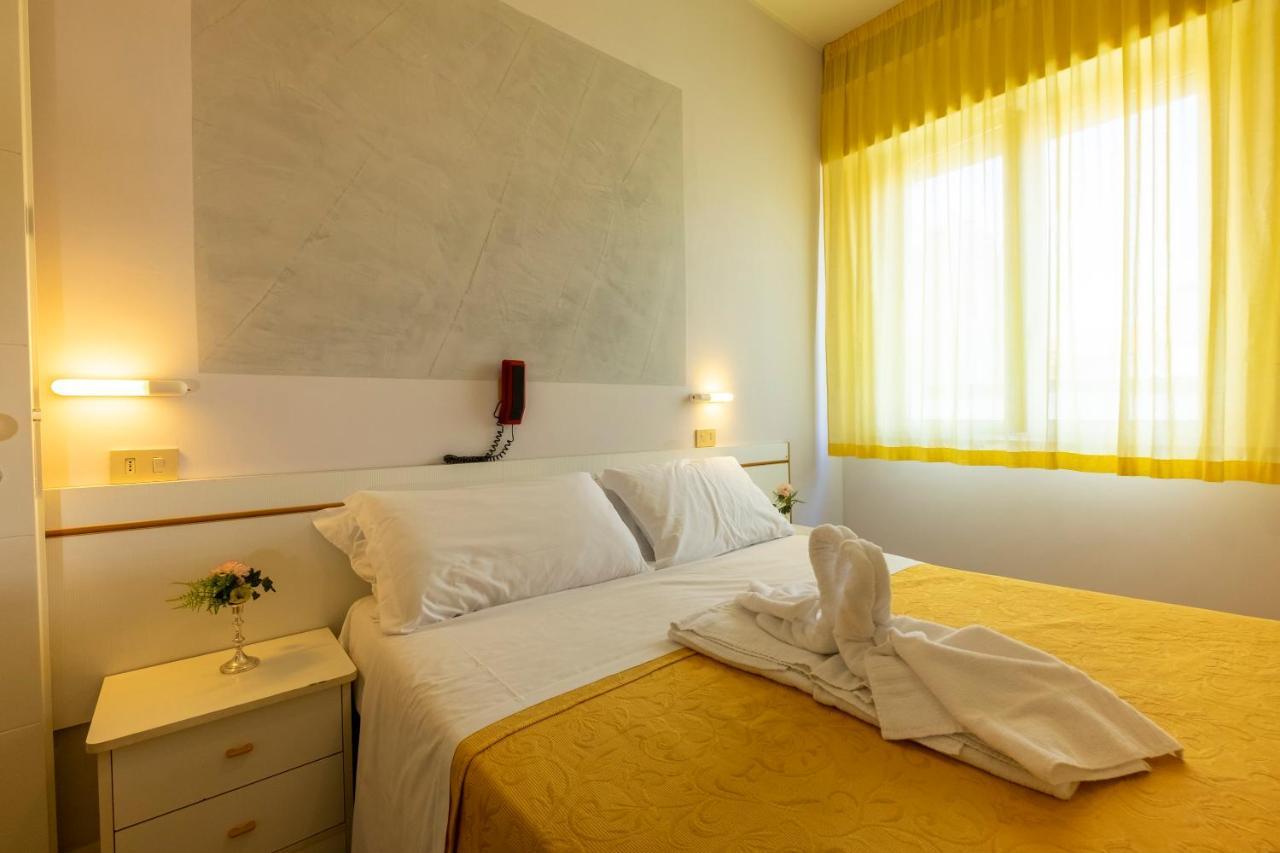 Hotel Giumer Rimini Luaran gambar