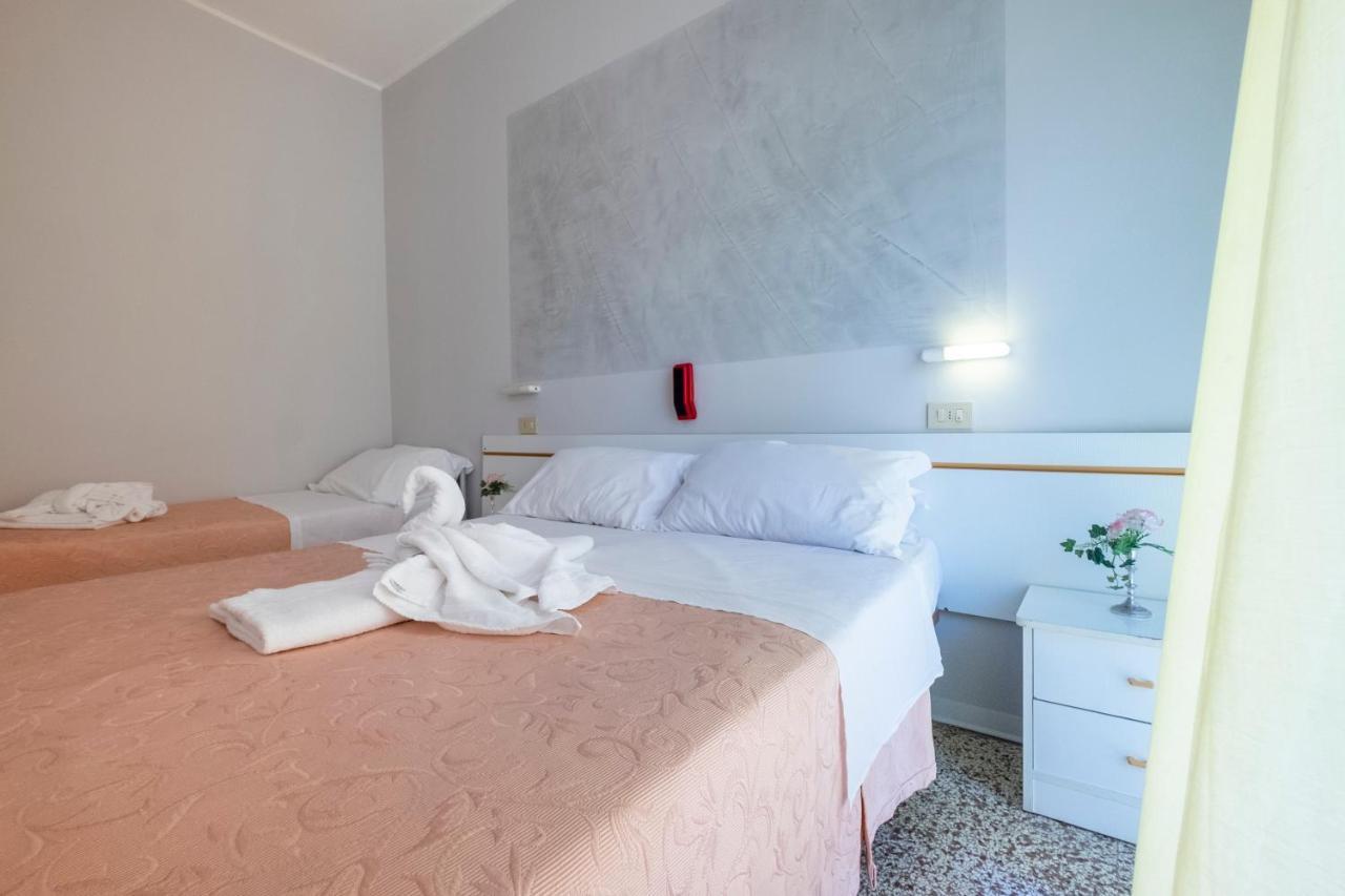 Hotel Giumer Rimini Luaran gambar
