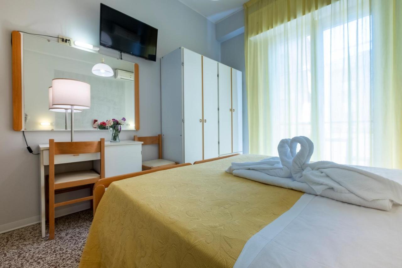 Hotel Giumer Rimini Luaran gambar