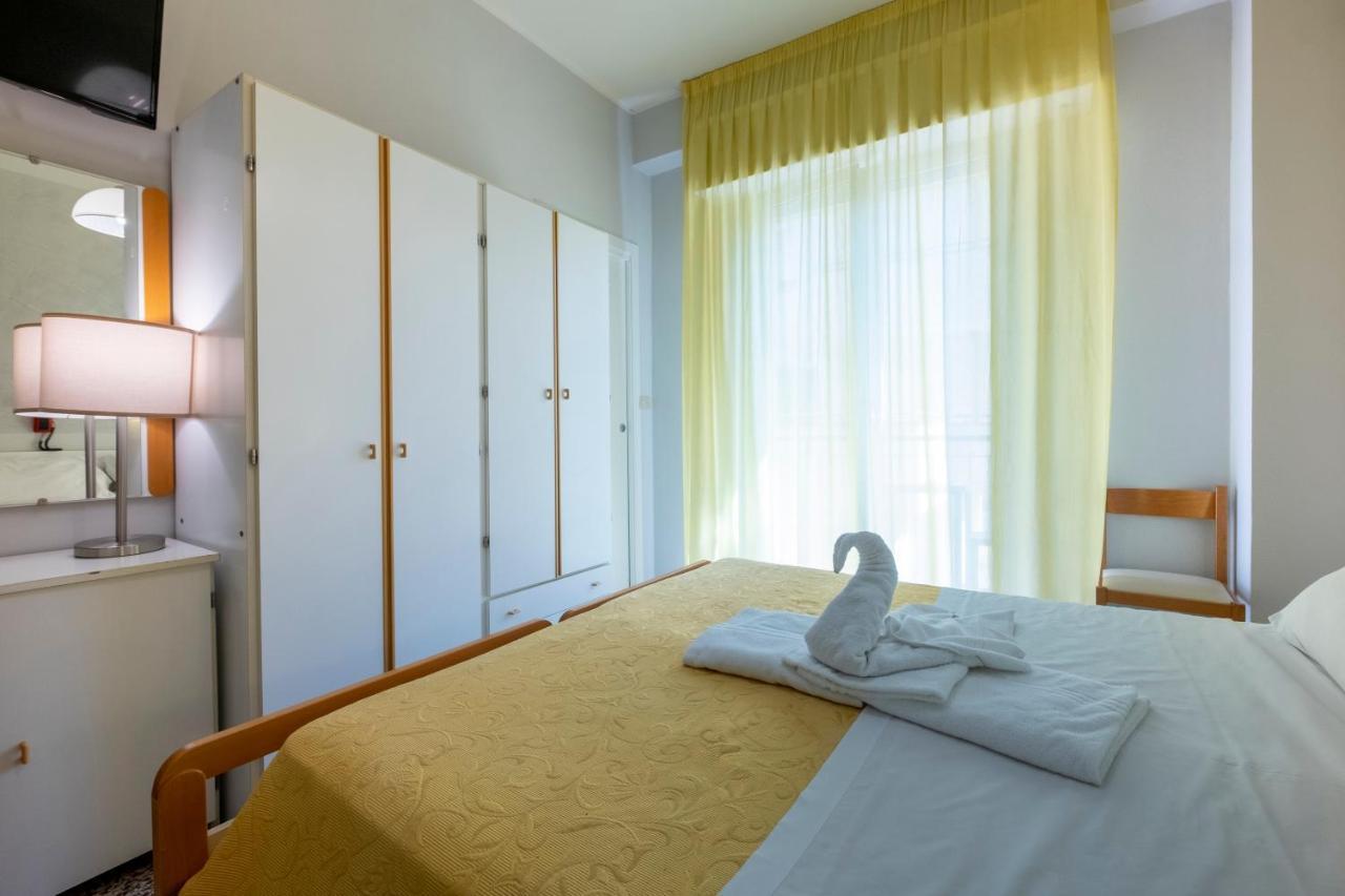 Hotel Giumer Rimini Luaran gambar