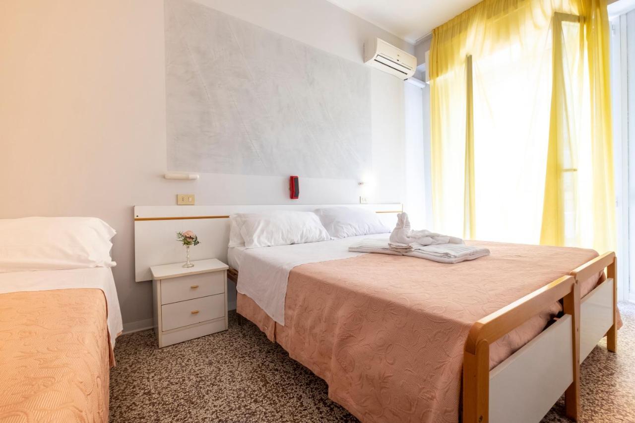Hotel Giumer Rimini Luaran gambar