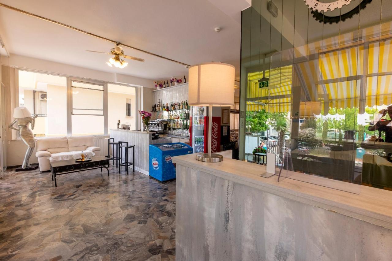 Hotel Giumer Rimini Luaran gambar