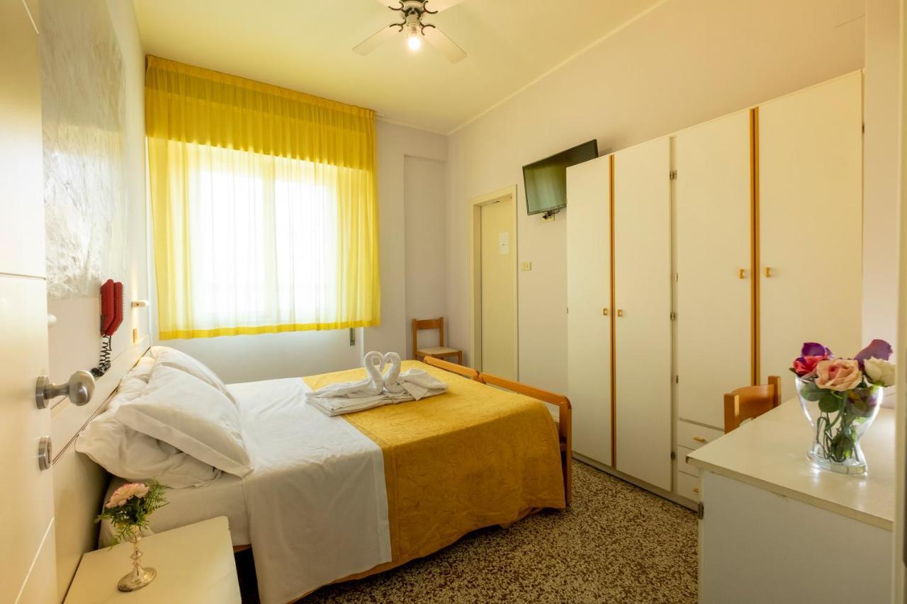 Hotel Giumer Rimini Luaran gambar