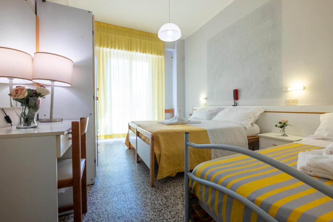 Hotel Giumer Rimini Luaran gambar